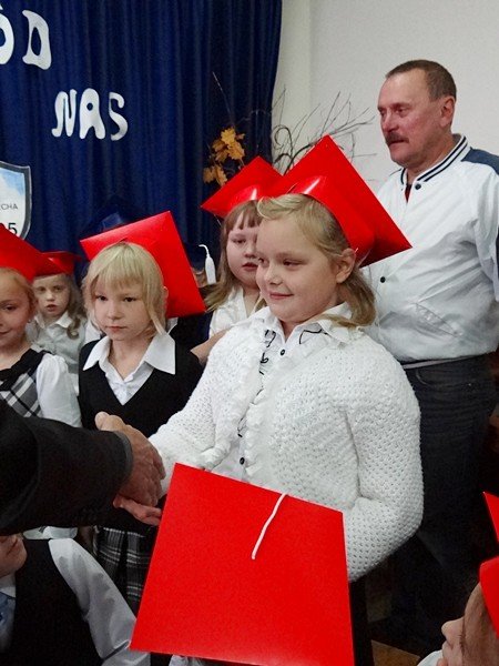 pasowanie-pierwszaczkow-w-sobieszowie-foto-48984