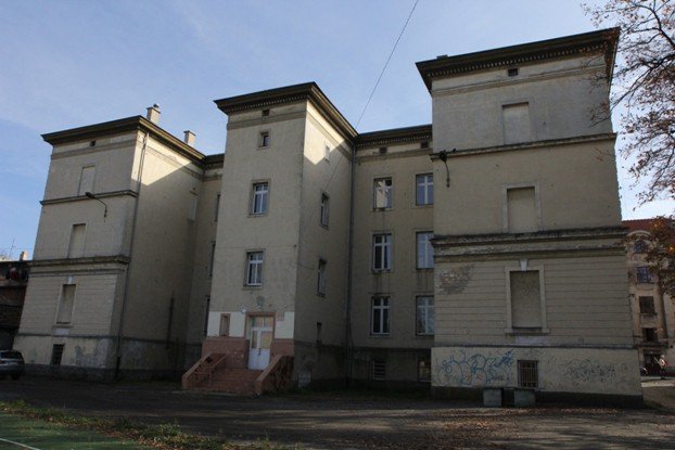 dom-7-marzen-powstanie-w-budynku-po-sp-7-foto-49031