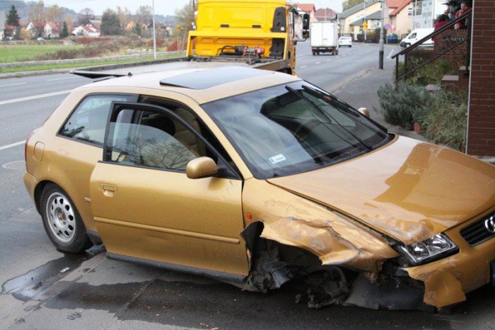 zderzenie-audi-z-fiatem-i-chryslera-z-passatem-foto-49056