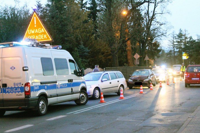 zderzenie-nieopodal-netto-w-cieplicach-foto-49064