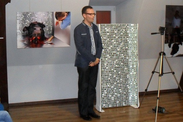 wspaniay-wernisaz-z-koncertem-i-debata-w-staniszowie-foto-49073