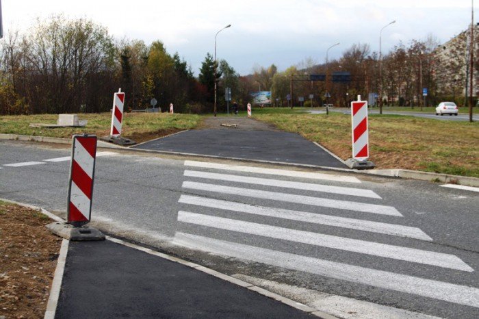 zabobrzanska-droga-rowerowo-piesza-w-rozbudowie-foto-49092