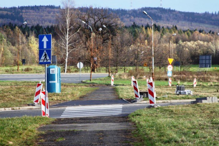 zabobrzanska-droga-rowerowo-piesza-w-rozbudowie-foto-49092