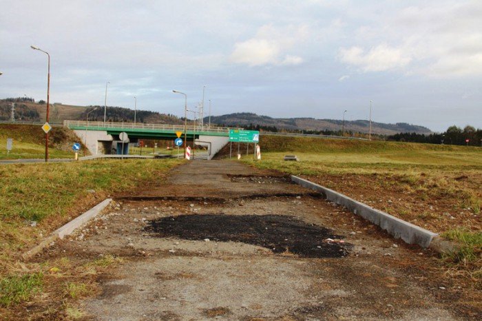 zabobrzanska-droga-rowerowo-piesza-w-rozbudowie-foto-49092