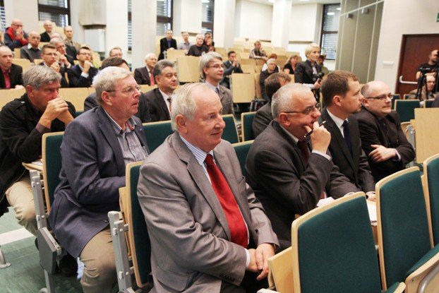 dlaczego-jestesmy-biedni-o-tym-seminarium-foto-49102