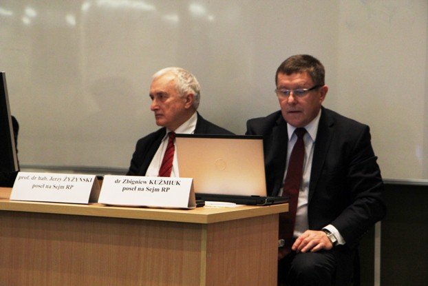 dlaczego-jestesmy-biedni-o-tym-seminarium-foto-49102
