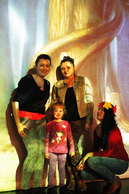 skrzaty-bajecznie-bawiy-sie-z-dziecmi-w-muflonie-foto-49108