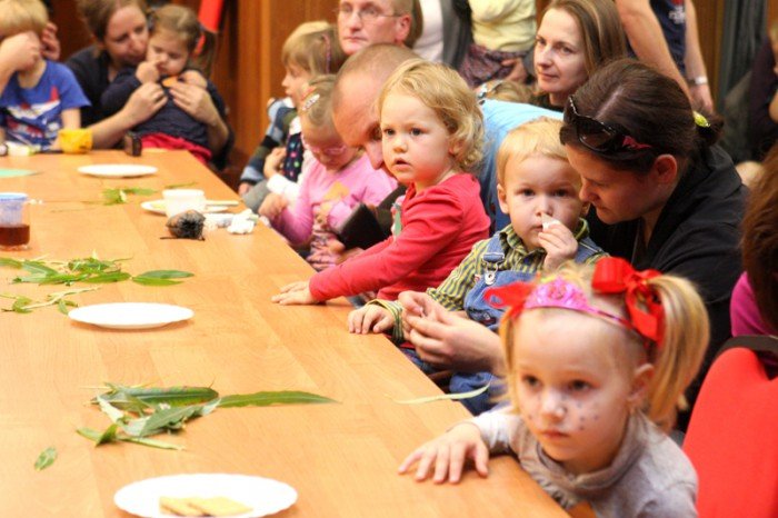 skrzaty-bajecznie-bawiy-sie-z-dziecmi-w-muflonie-foto-49108
