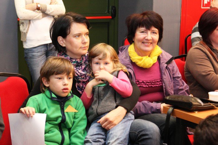skrzaty-bajecznie-bawiy-sie-z-dziecmi-w-muflonie-foto-49108