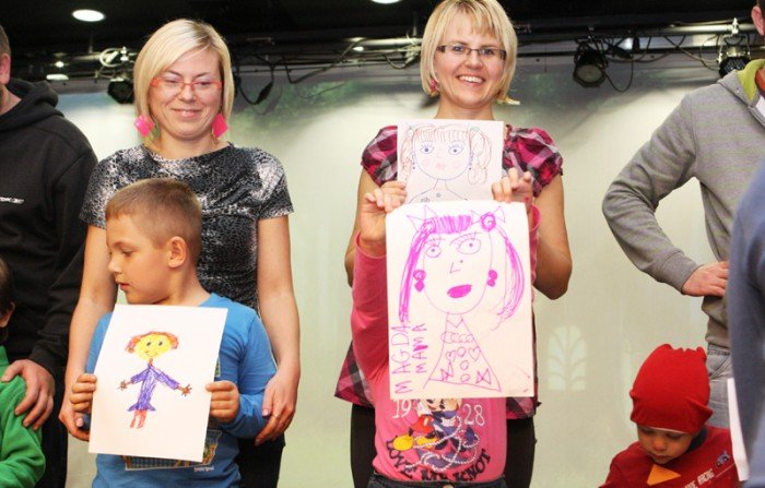skrzaty-bajecznie-bawiy-sie-z-dziecmi-w-muflonie-foto-49108