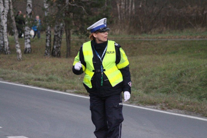 jeleniogorzanie-odwiedzaja-groby-bliskich-foto-49156