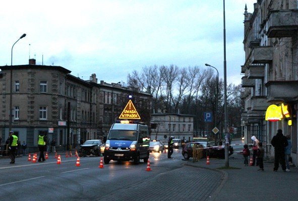 czoowka-przy-maej-poczcie-utrudnienia-w-ruchu-foto-49166