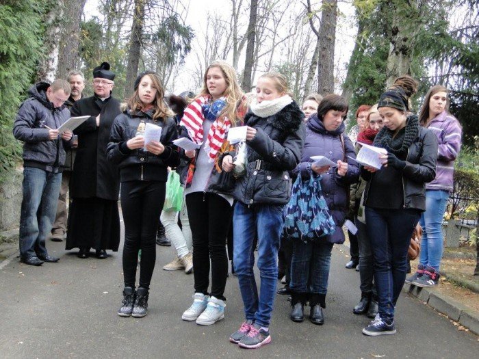 modlitwa-za-nauczycieli-i-uczniow-ktorzy-odeszli-foto-49237