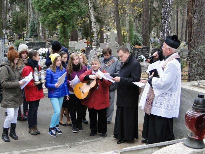 modlitwa-za-nauczycieli-i-uczniow-ktorzy-odeszli-foto-49237