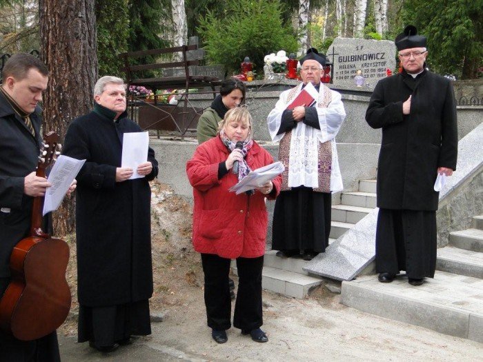 modlitwa-za-nauczycieli-i-uczniow-ktorzy-odeszli-foto-49237