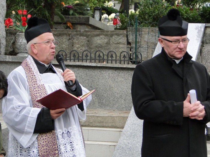 modlitwa-za-nauczycieli-i-uczniow-ktorzy-odeszli-foto-49237