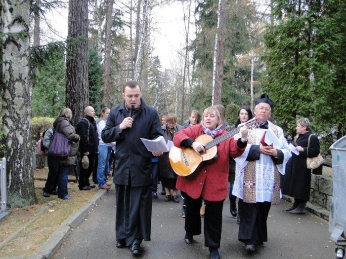 modlitwa-za-nauczycieli-i-uczniow-ktorzy-odeszli-foto-49237