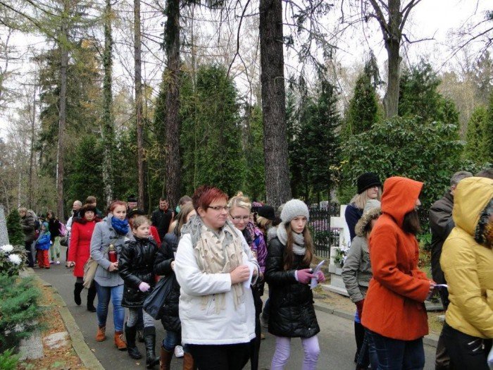 modlitwa-za-nauczycieli-i-uczniow-ktorzy-odeszli-foto-49237