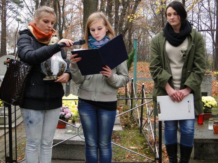 modlitwa-za-nauczycieli-i-uczniow-ktorzy-odeszli-foto-49237