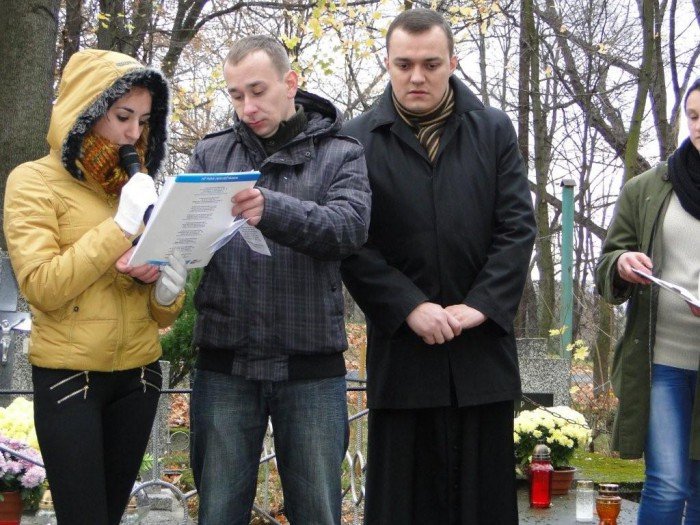 modlitwa-za-nauczycieli-i-uczniow-ktorzy-odeszli-foto-49237