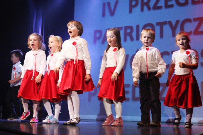 przedszkolaki-wyspieway-miosc-do-ojczyzny-foto-49261