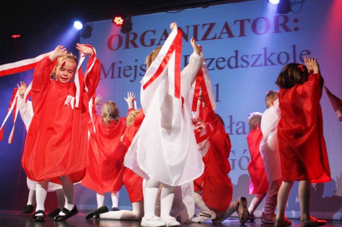 przedszkolaki-wyspieway-miosc-do-ojczyzny-foto-49261