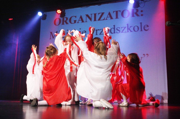 przedszkolaki-wyspieway-miosc-do-ojczyzny-foto-49261