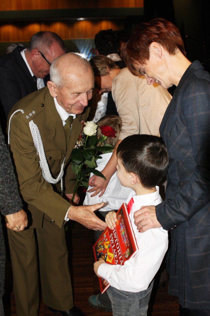 przedszkolaki-wyspieway-miosc-do-ojczyzny-foto-49261