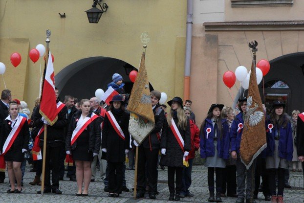 dzisiaj-jeleniogorzanie-jednoczyli-sie-foto-49292