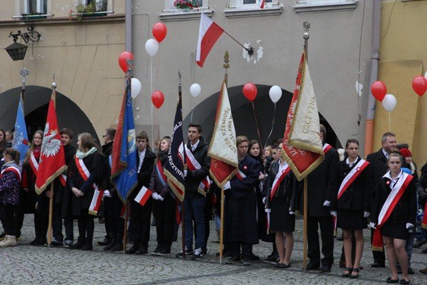 dzisiaj-jeleniogorzanie-jednoczyli-sie-foto-49292