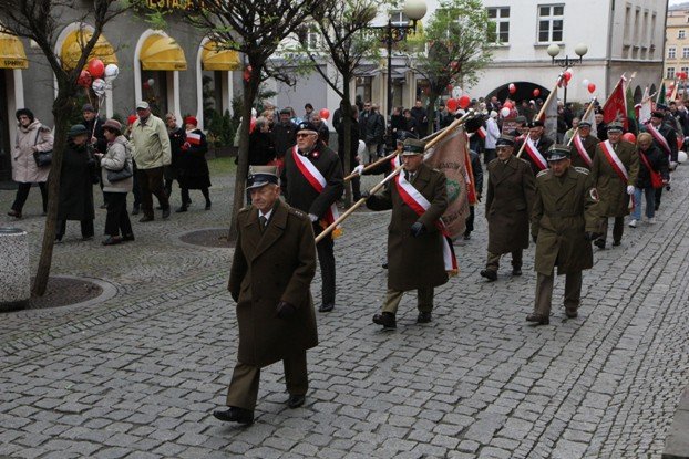 dzisiaj-jeleniogorzanie-jednoczyli-sie-foto-49292
