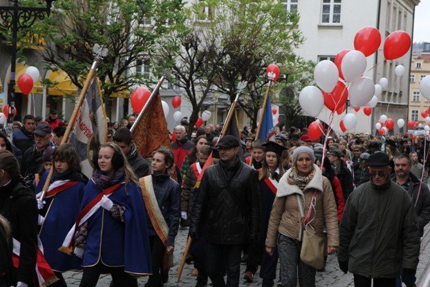 dzisiaj-jeleniogorzanie-jednoczyli-sie-foto-49292