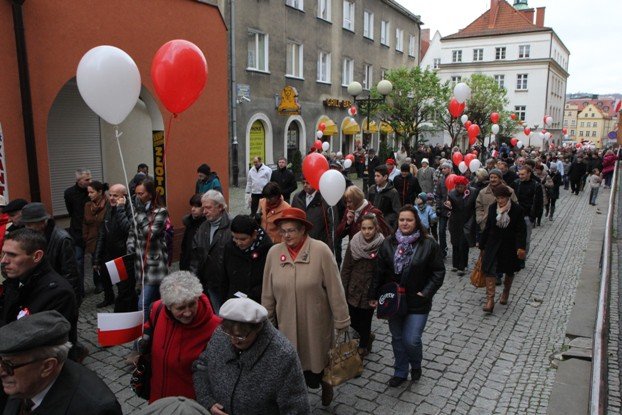 dzisiaj-jeleniogorzanie-jednoczyli-sie-foto-49292