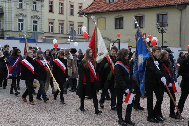dzisiaj-jeleniogorzanie-jednoczyli-sie-foto-49292
