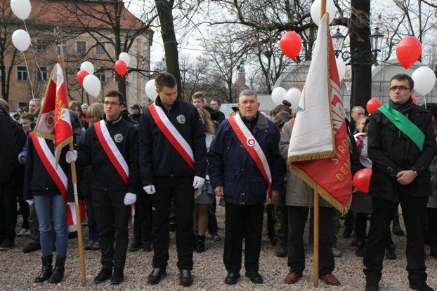 dzisiaj-jeleniogorzanie-jednoczyli-sie-foto-49292