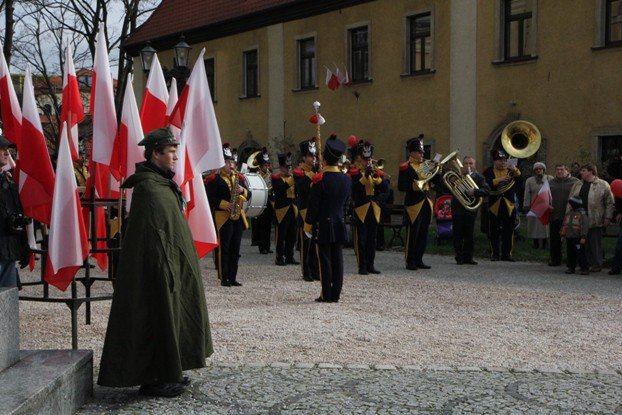 dzisiaj-jeleniogorzanie-jednoczyli-sie-foto-49292