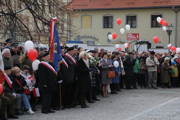dzisiaj-jeleniogorzanie-jednoczyli-sie-foto-49292
