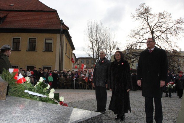dzisiaj-jeleniogorzanie-jednoczyli-sie-foto-49292