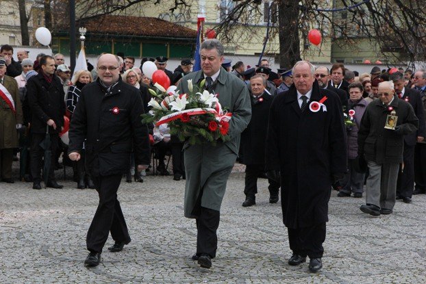 dzisiaj-jeleniogorzanie-jednoczyli-sie-foto-49292