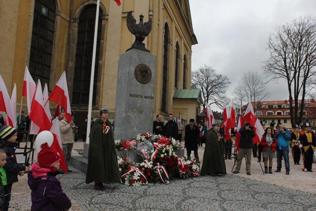 dzisiaj-jeleniogorzanie-jednoczyli-sie-foto-49292