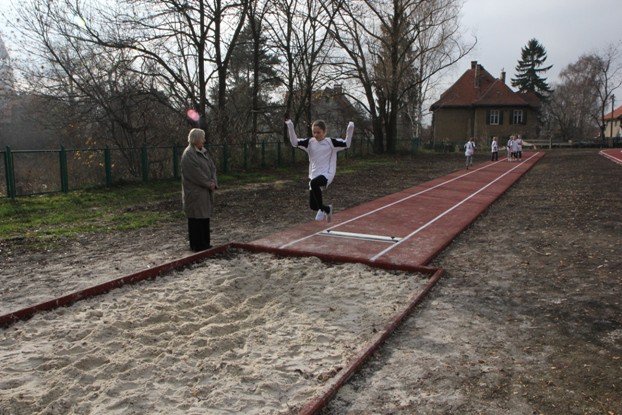 podstawowka-nr-3-ma-piekny-kompleks-sportowy-foto-49369