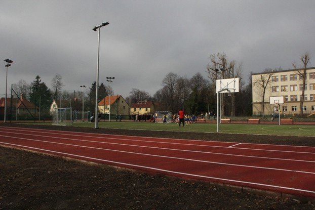 podstawowka-nr-3-ma-piekny-kompleks-sportowy-foto-49369