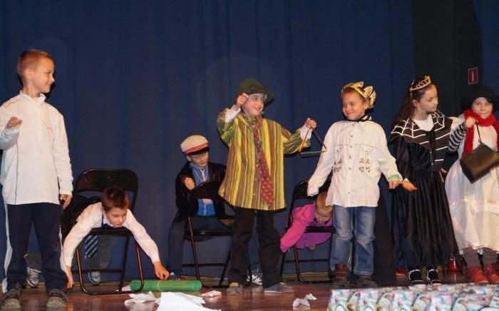 karuzela-sp7-wyrozniona-na-festiwalu-teatralnym-foto-49374