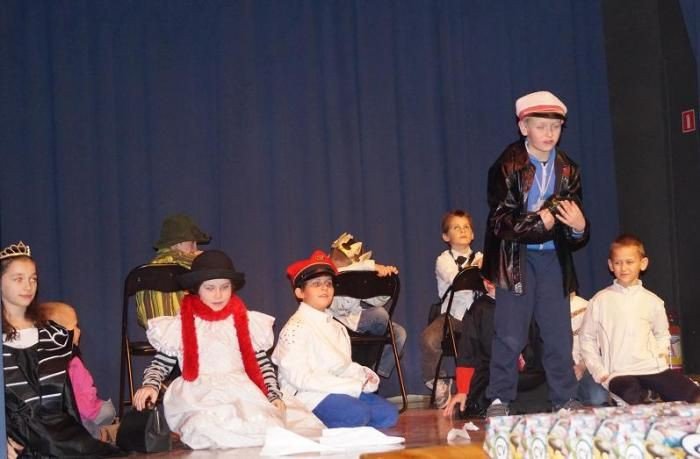 karuzela-sp7-wyrozniona-na-festiwalu-teatralnym-foto-49374