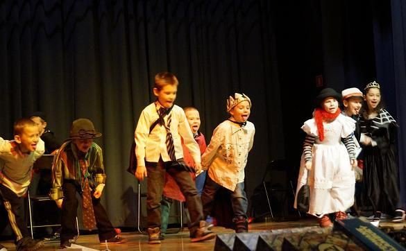 karuzela-sp7-wyrozniona-na-festiwalu-teatralnym-foto-49374