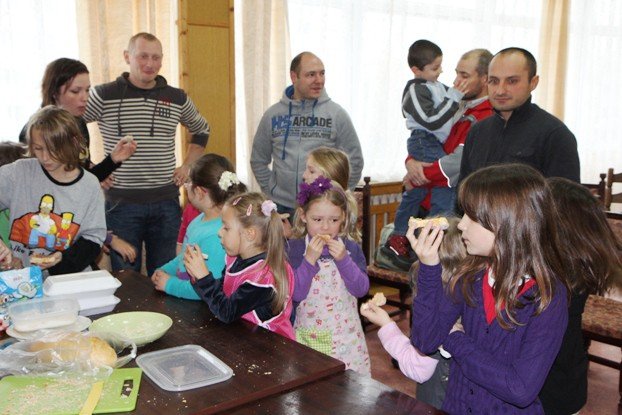 na-rodzinnych-warsztatach-pieknie-i-smacznie-foto-49390