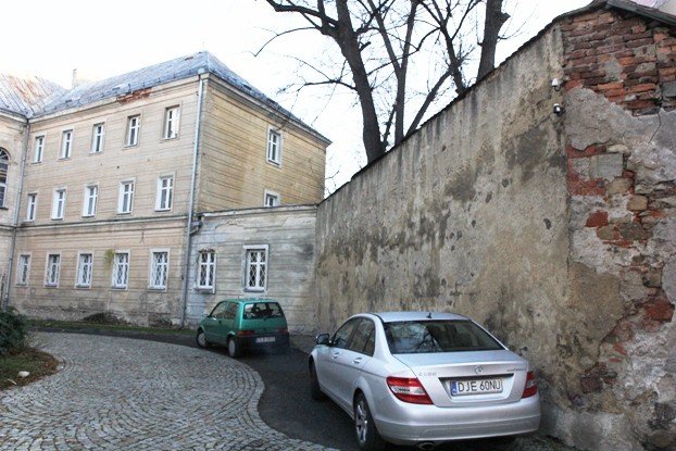 jezuici-w-jeleniej-gorze-prowadzili-kolegium-budynek-zosta-foto-49397