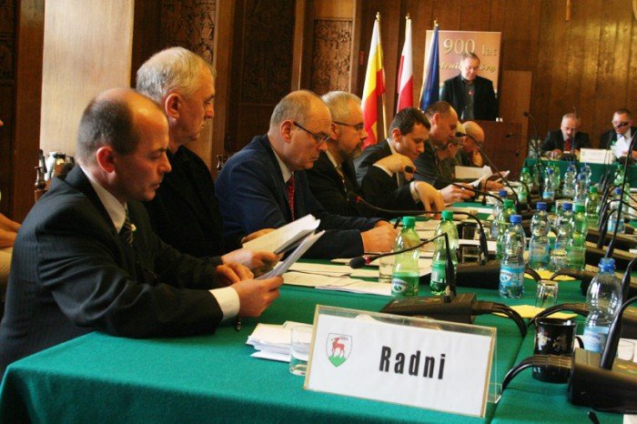 po-burzliwej-debacie-jest-karta-duzej-rodziny-foto-49447