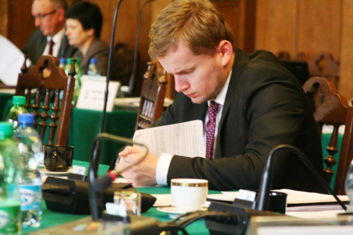 po-burzliwej-debacie-jest-karta-duzej-rodziny-foto-49447