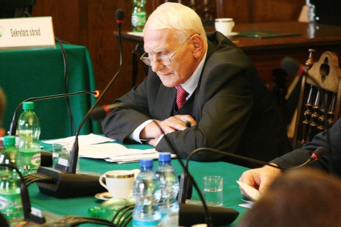 po-burzliwej-debacie-jest-karta-duzej-rodziny-foto-49447